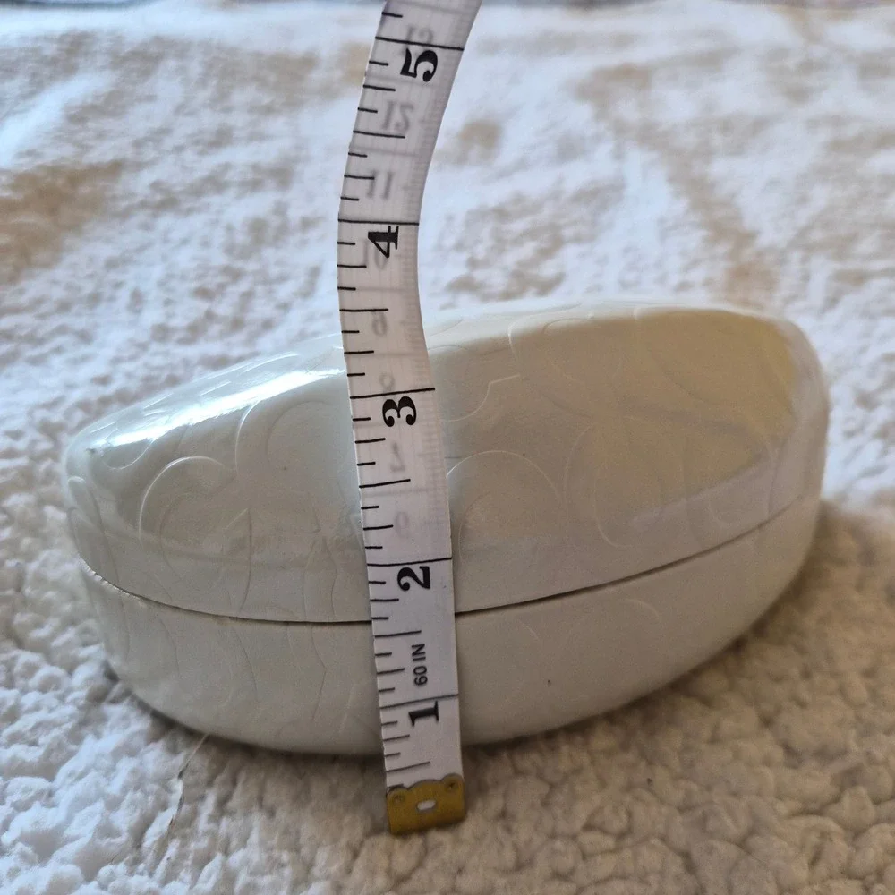 Coach Glossy White Signature C Logo Hard Clamshell Sunglasses Eyeglass Case
